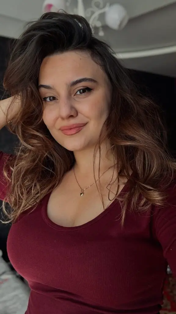 Videoqraf Nərmin Hüseynova